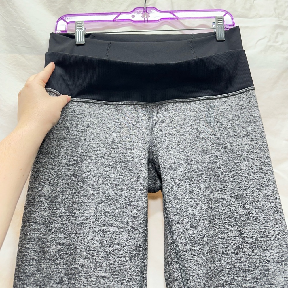 Women’s LuLuLemon Gray and Black Straight Up Pants Size 8 - Picture 4 of 12